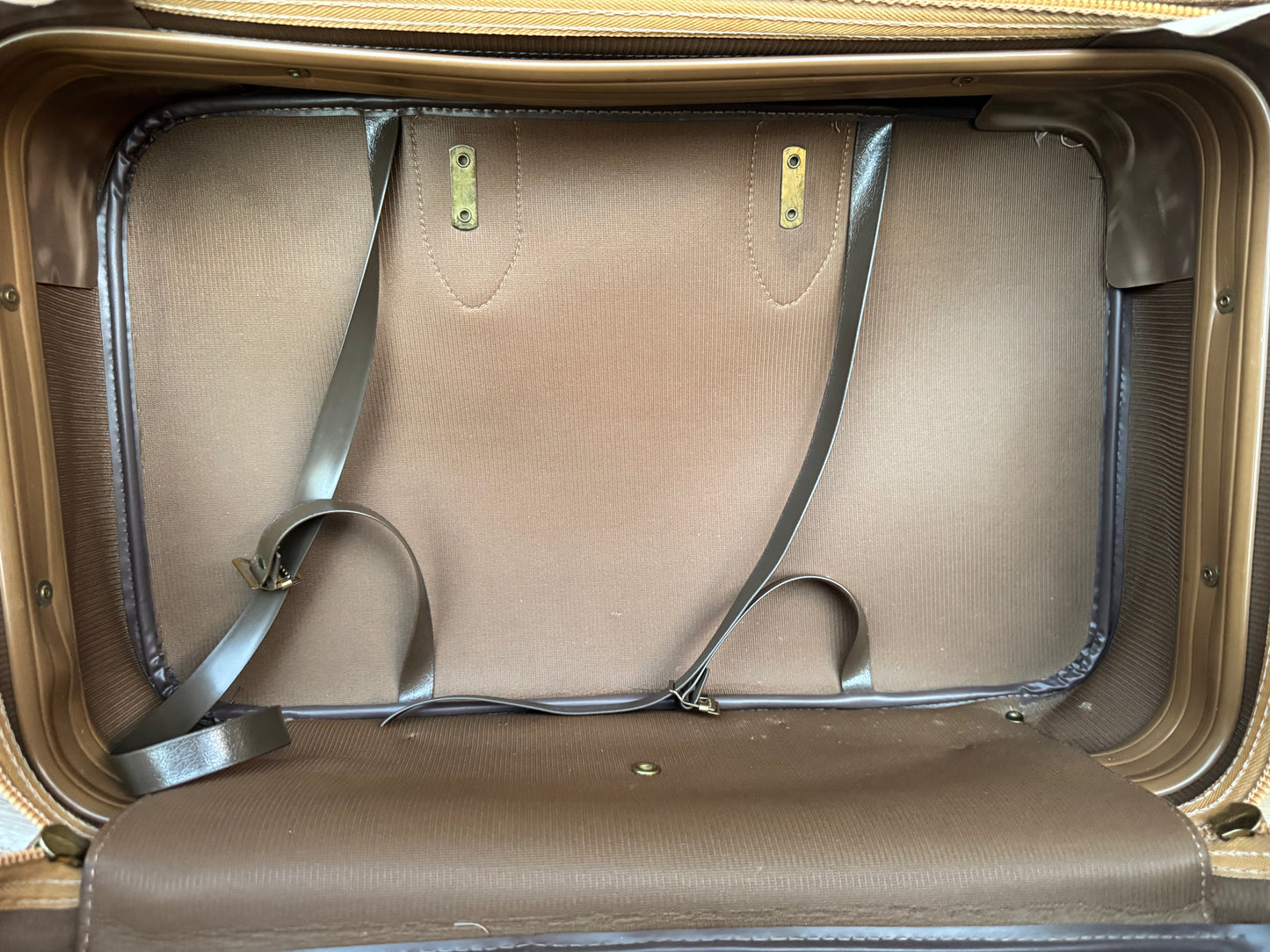Vintage Invicta Presidio Modena Italian Leather Carry On Luggage Caramel Patina